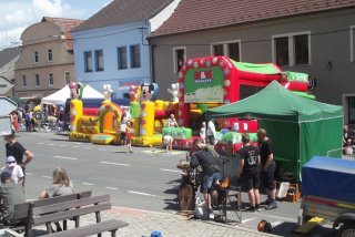 Ukázky středověkých zbraní a řemesel